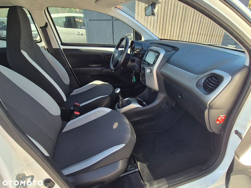 Toyota Aygo x-play Eco - 31