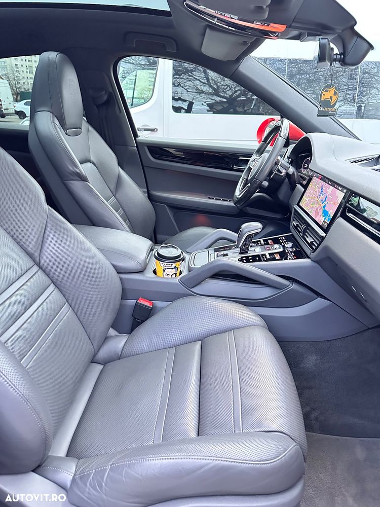 Porsche Cayenne Coupe - 12