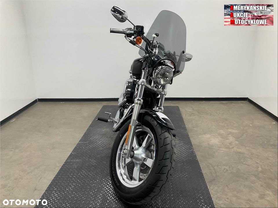 Harley-Davidson Sportster Custom 1200C - 4