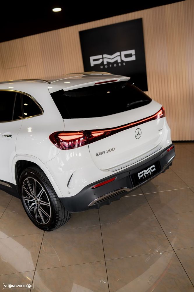 Mercedes-Benz EQA 300 4Matic AMG Line - 18