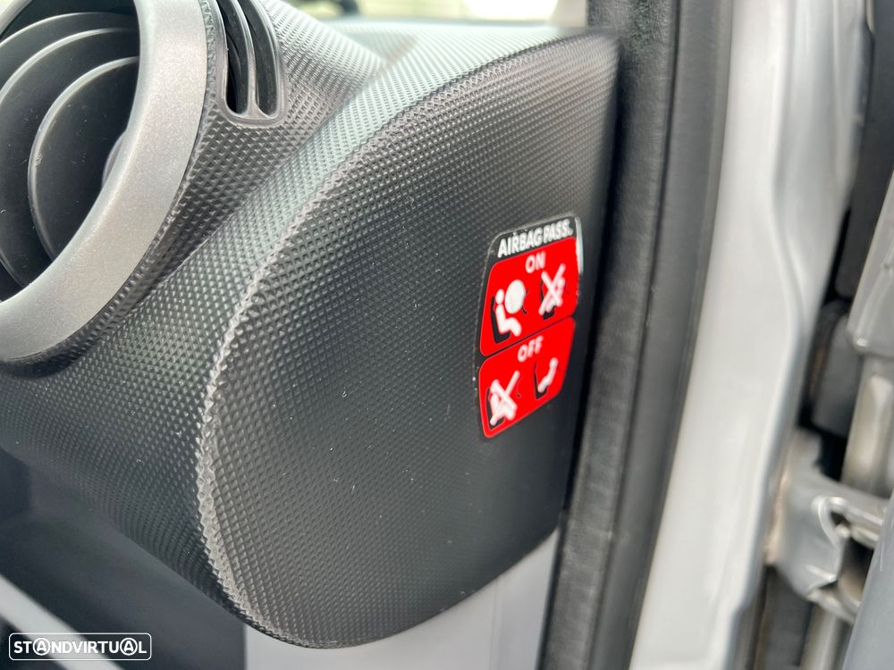 Peugeot 107 1.0 Trendy - 19