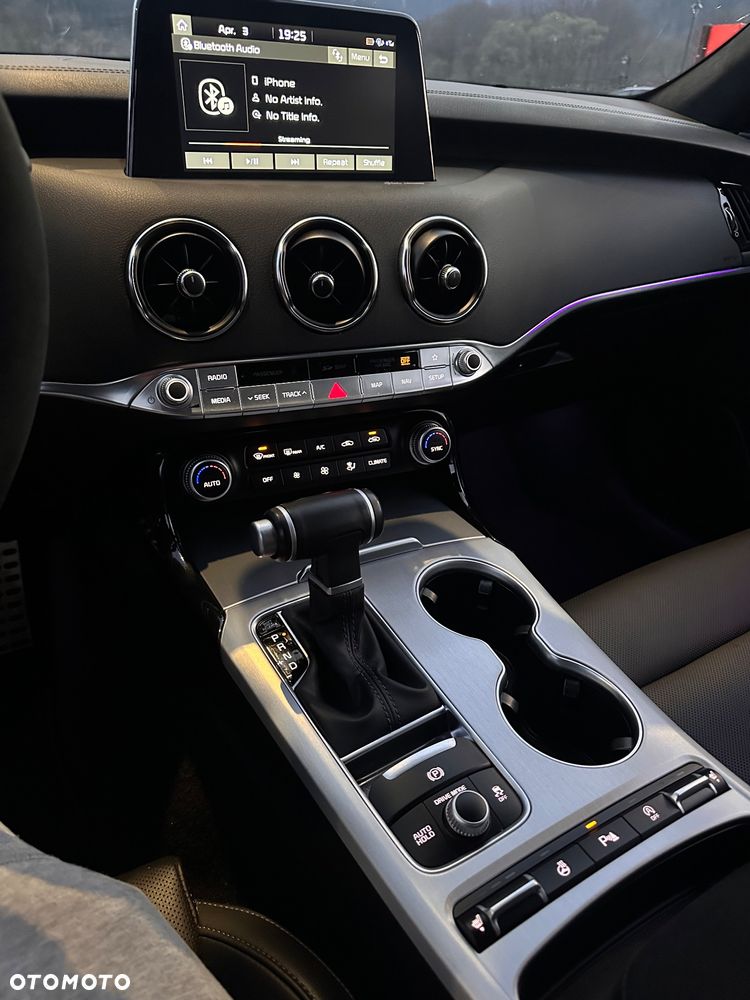 Kia Stinger 3.3 T-GDI V6 GT AWD - 19