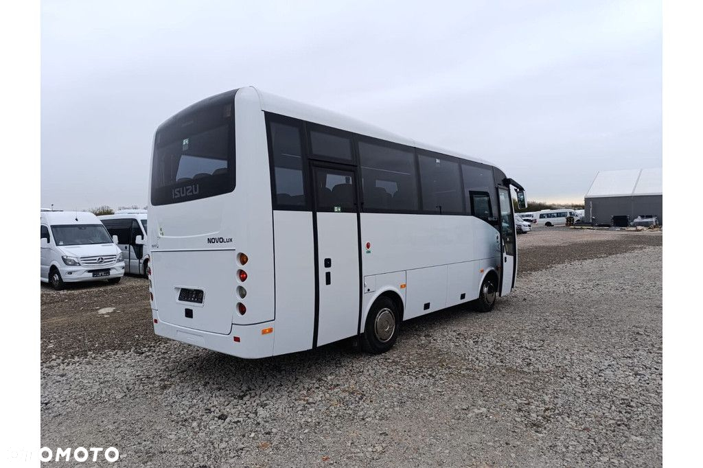 Isuzu Novolux - 3