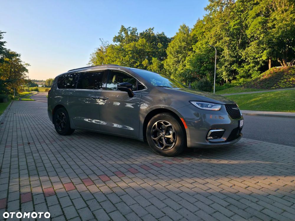 Chrysler Pacifica - 10