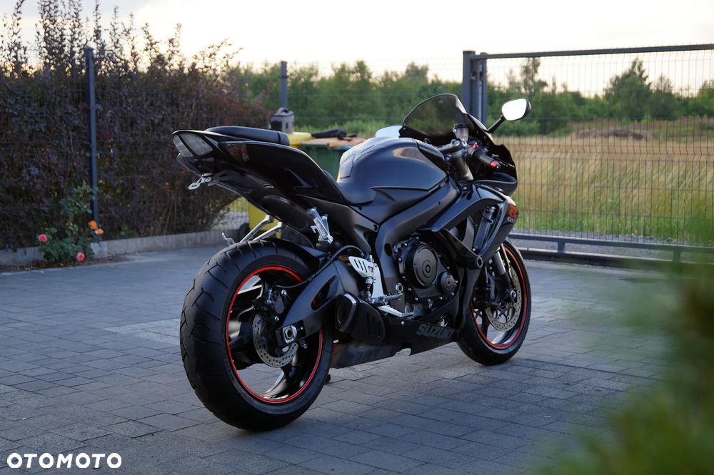 Suzuki GSX-R - 10