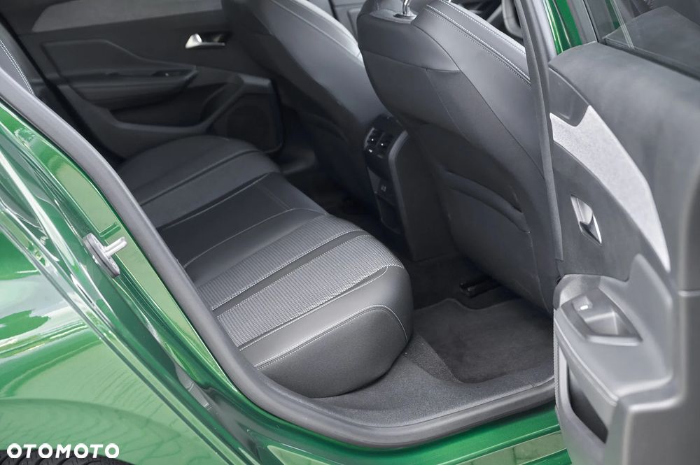 Peugeot 308 BlueHDi 130 EAT8 Allure - 28