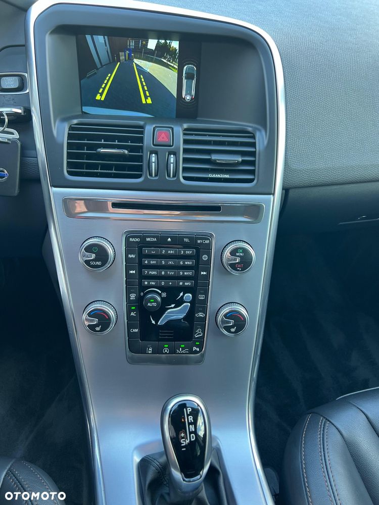 Volvo XC 60 D4 AWD Geartronic Summum - 23