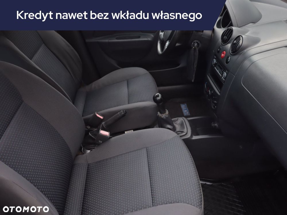 Chevrolet Aveo - 11