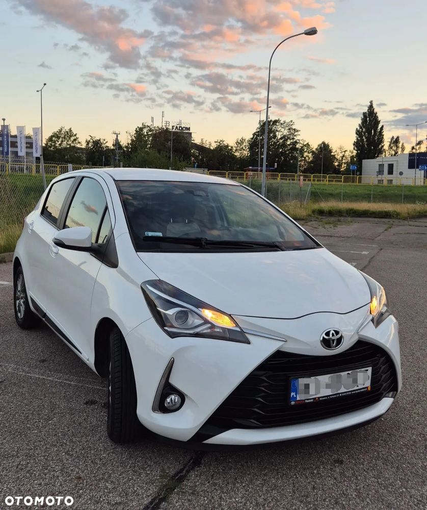Toyota Yaris 1.5 Premium - 8
