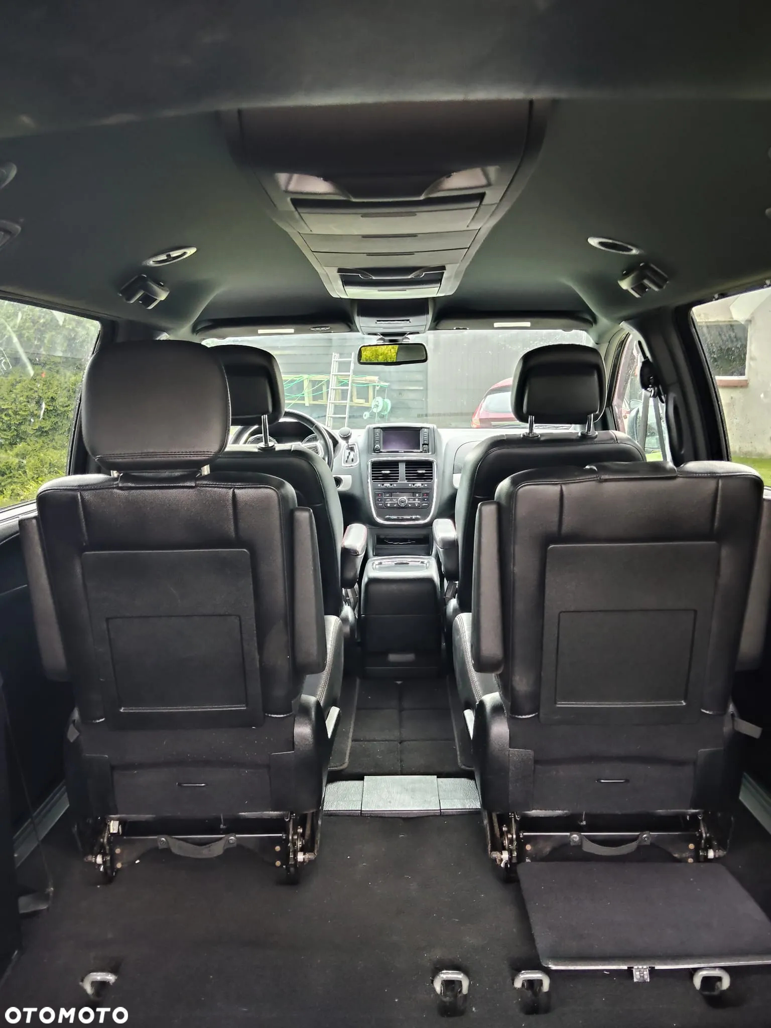 Dodge Grand Caravan - 10
