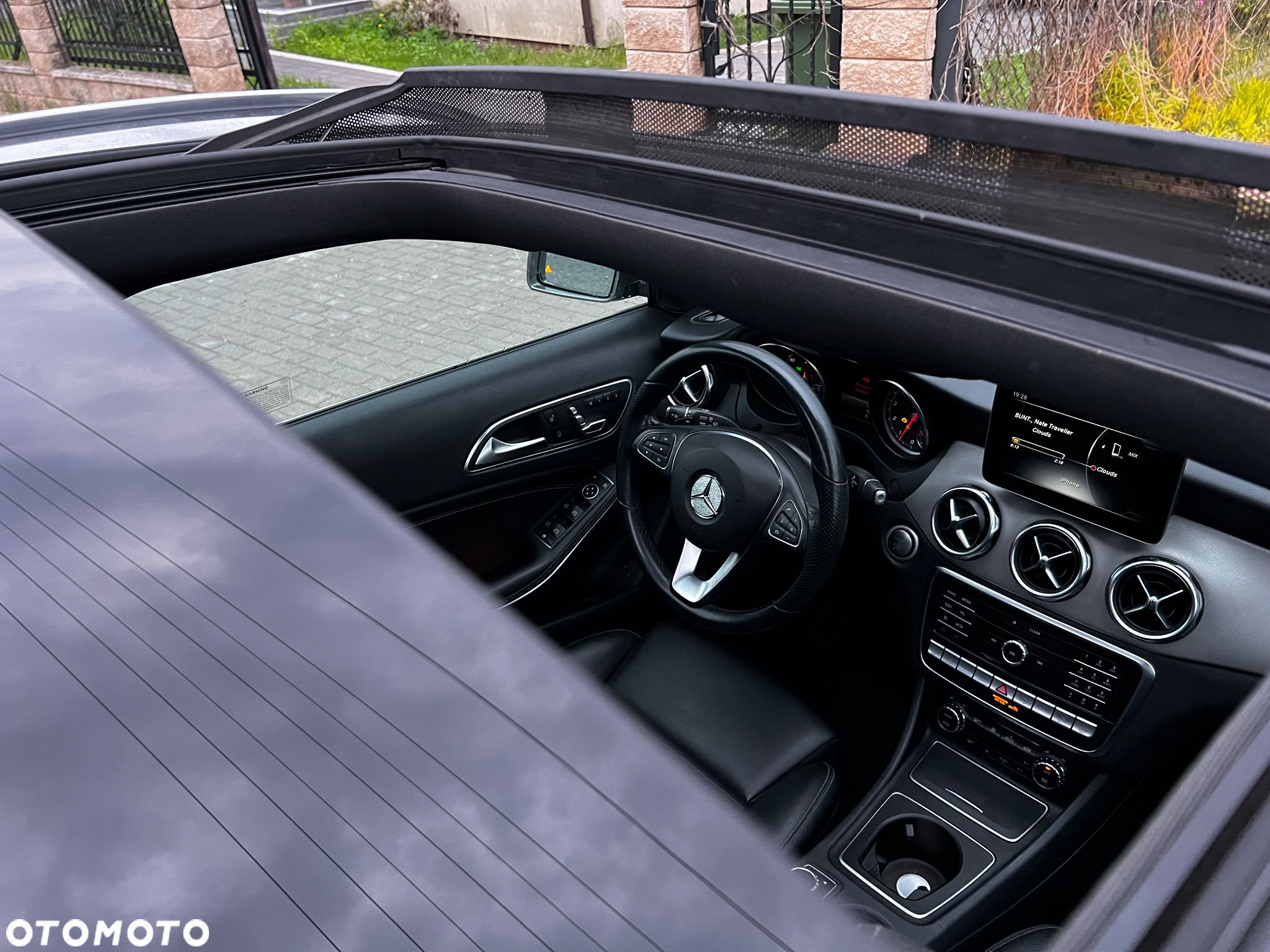 Mercedes-Benz GLA 250 4Matic 7G-DCT UrbanStyle Edition - 26