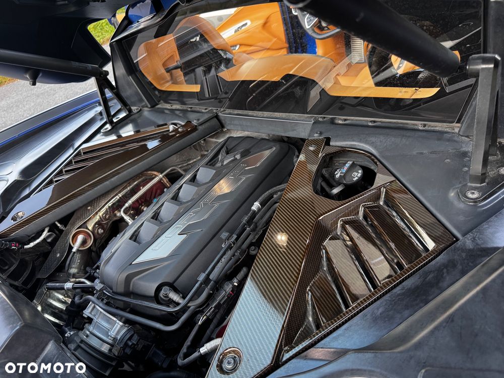 Chevrolet Corvette - 24
