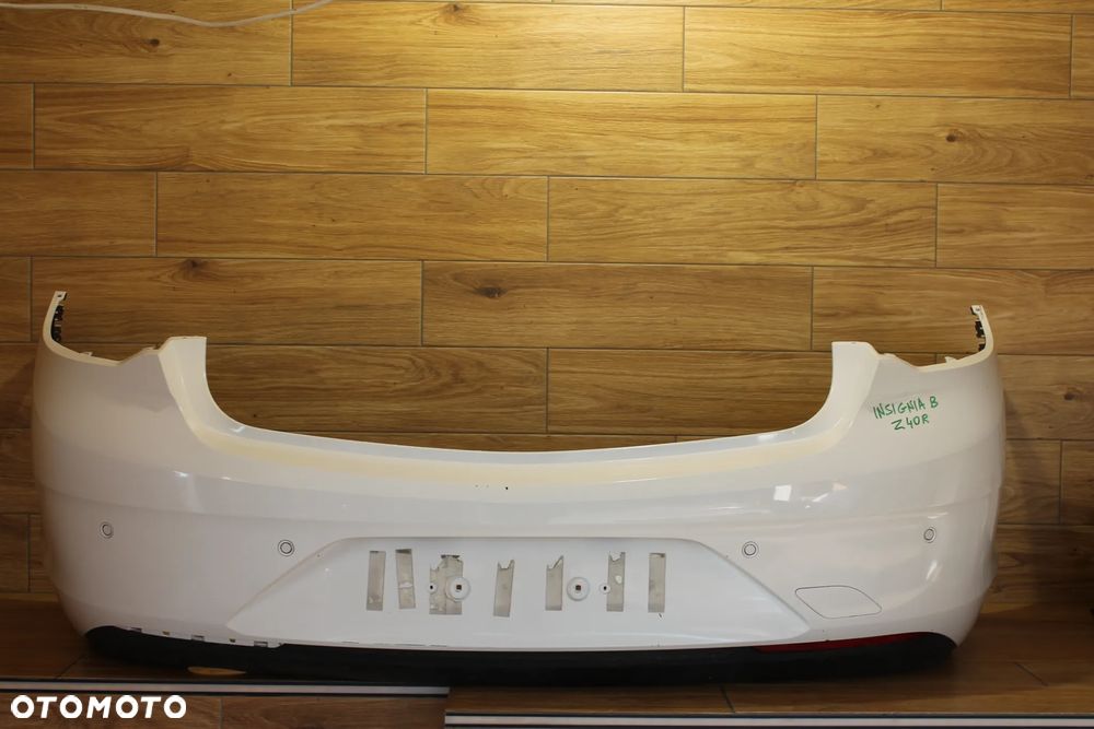Zderzak Tył Insignia B Hatchback  Z40R