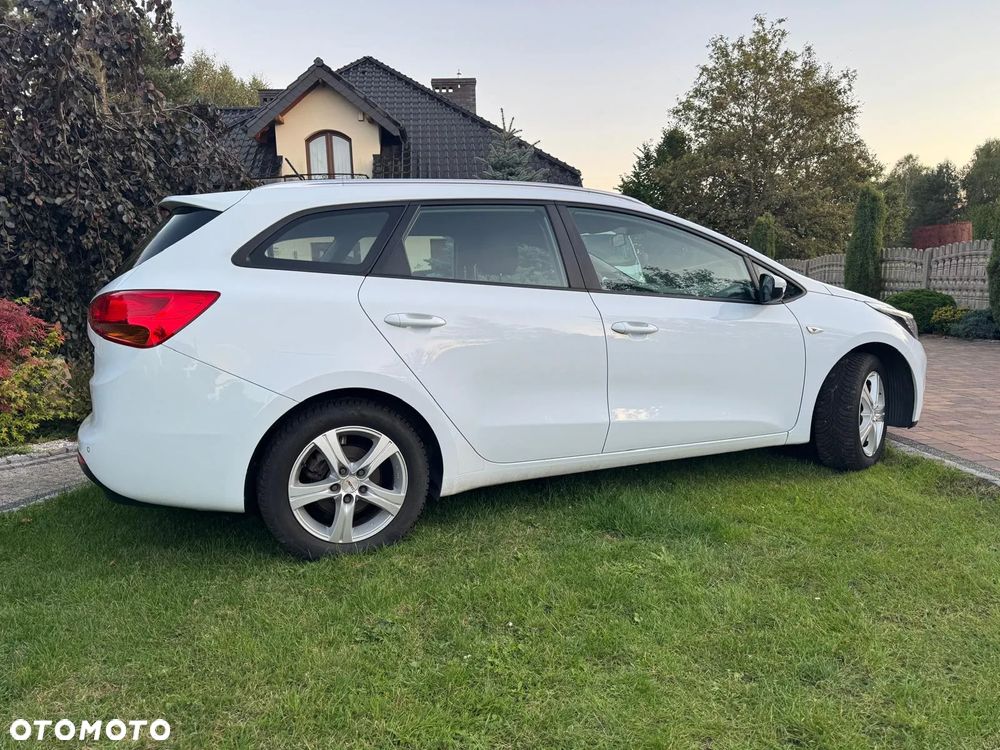 Kia Ceed - 22