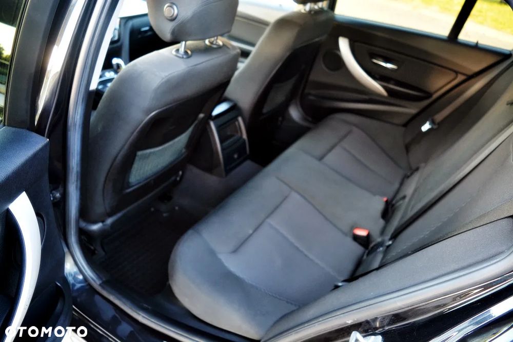 BMW Seria 3 318d - 10