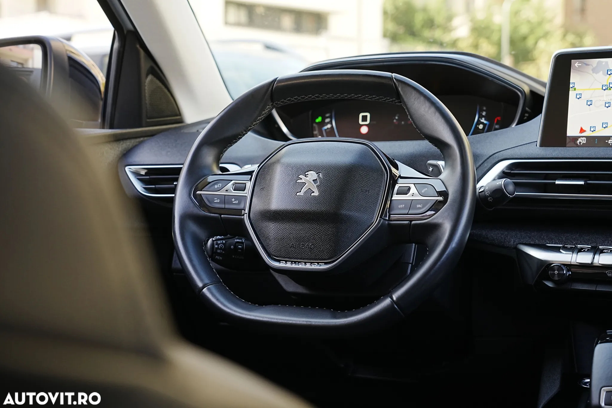 Peugeot 3008 1.2 PureTech Turbo S&S EAT8 Allure - 16