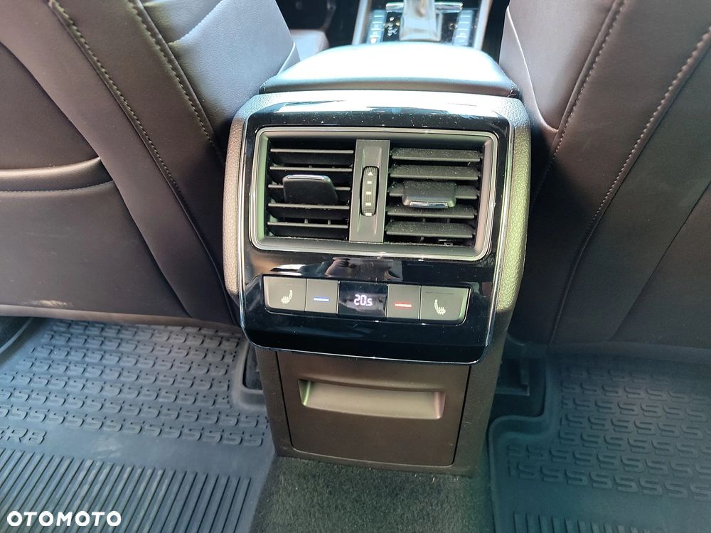 Skoda Superb 2.0 TDI L&K DSG - 15