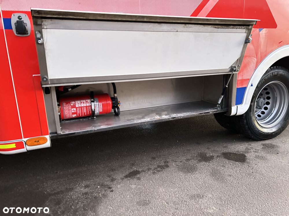 Mercedes-Benz Sprinter - 25