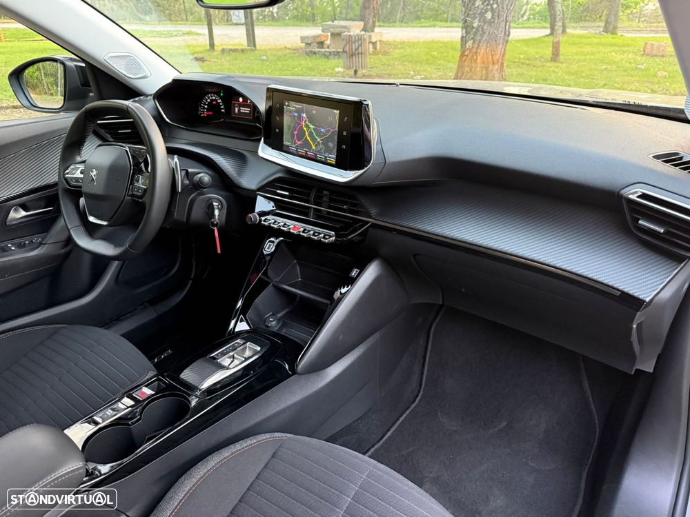 Peugeot 2008 1.2 PureTech Active EAT8 - 18