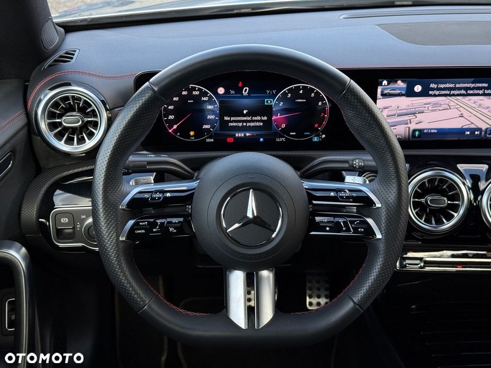 Mercedes-Benz CLA 200 AMG Line 7G-DCT - 17