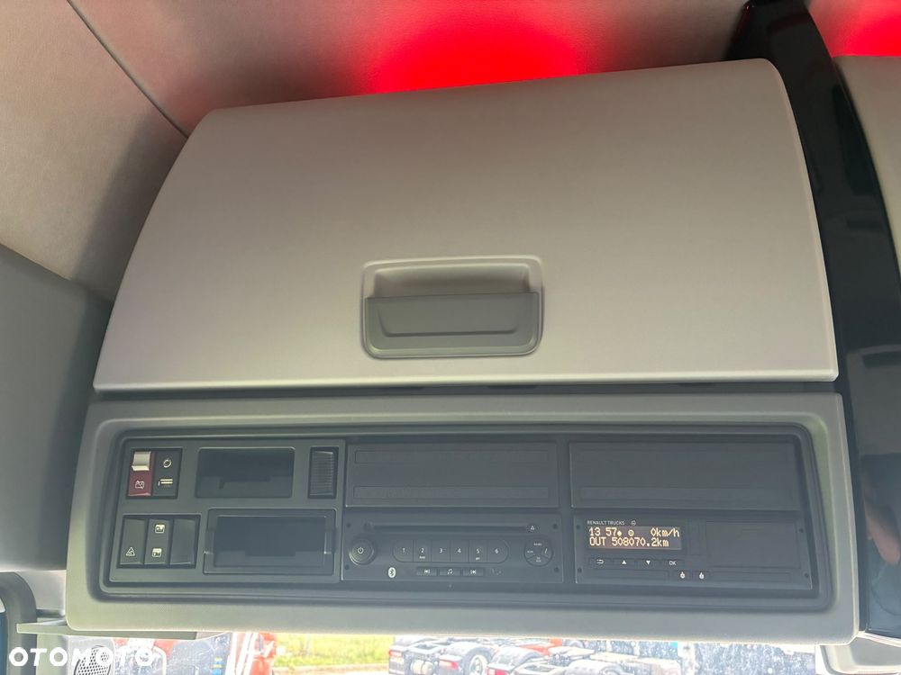 Renault T480 Sleeper Cab - 19