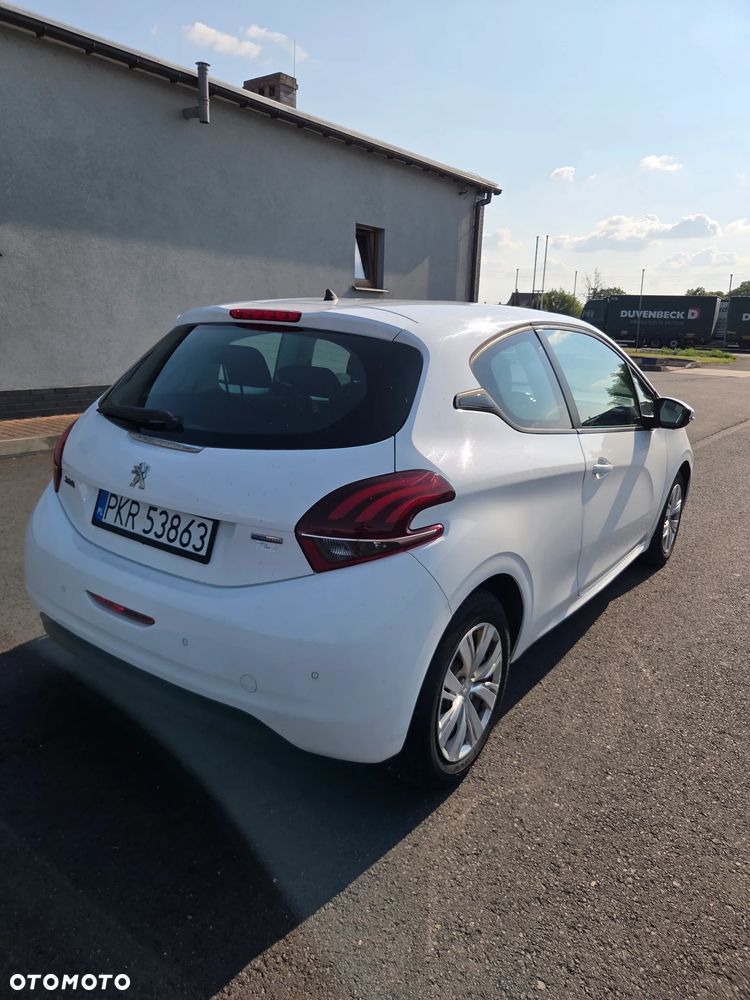 Peugeot 208 - 5