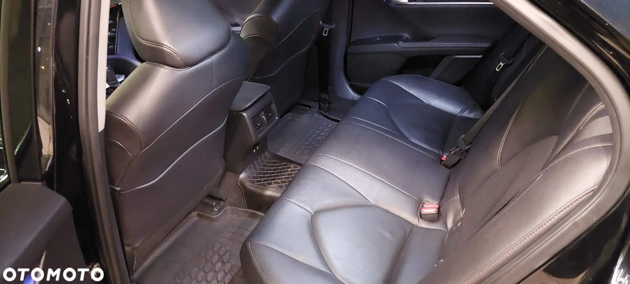 Toyota Camry - 13