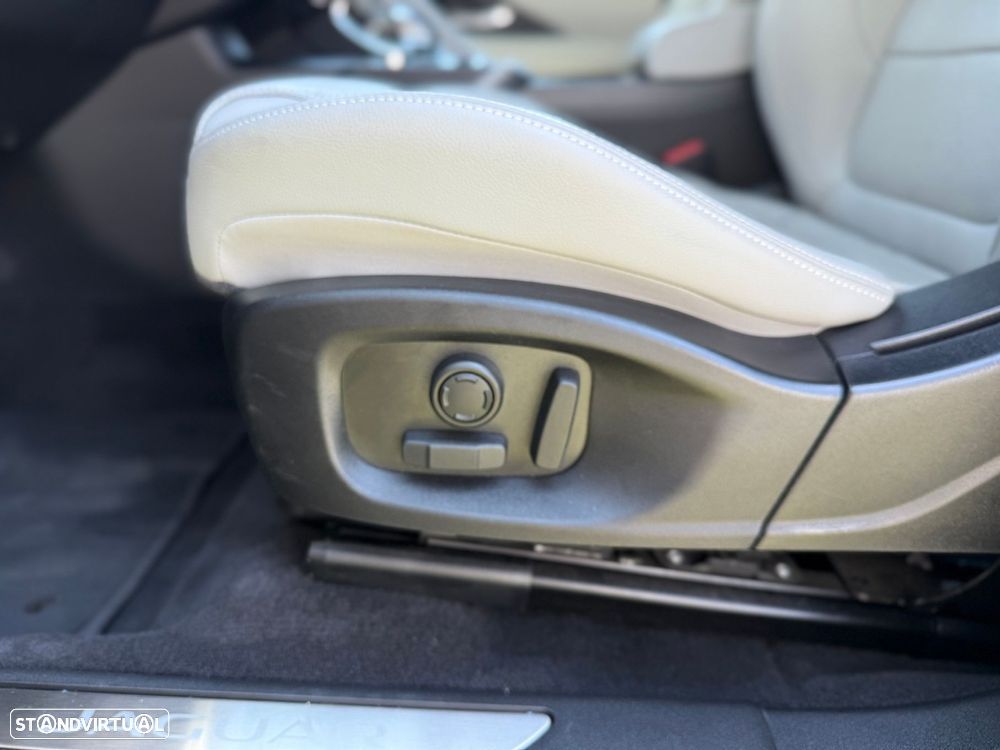 Jaguar E-Pace 1.5 P300e R-Dynamic HSE AWD Aut. - 24