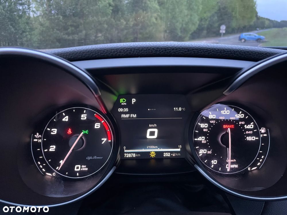 Alfa Romeo Giulia 2.0 Turbo 16V AT8-Q4 Veloce - 25