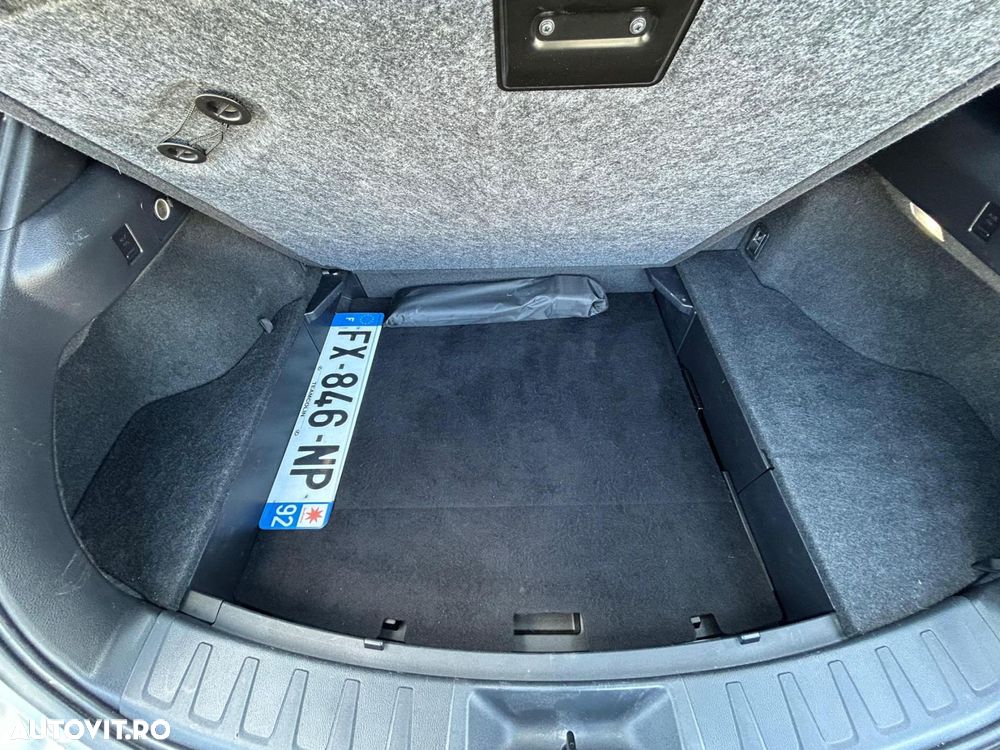 Lexus UX 250h 2.0L HEV 20H- (178 HP) 4X4 CVT Executive - 32