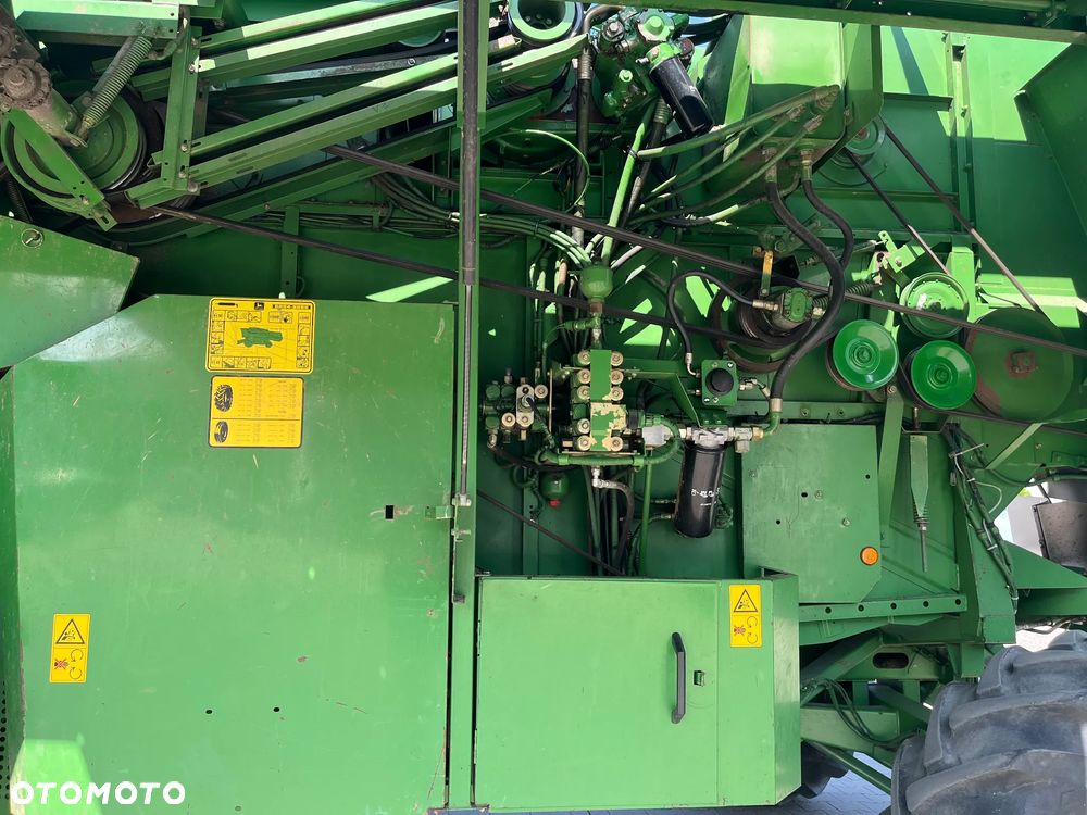 John Deere 2254 HillMaster - 8