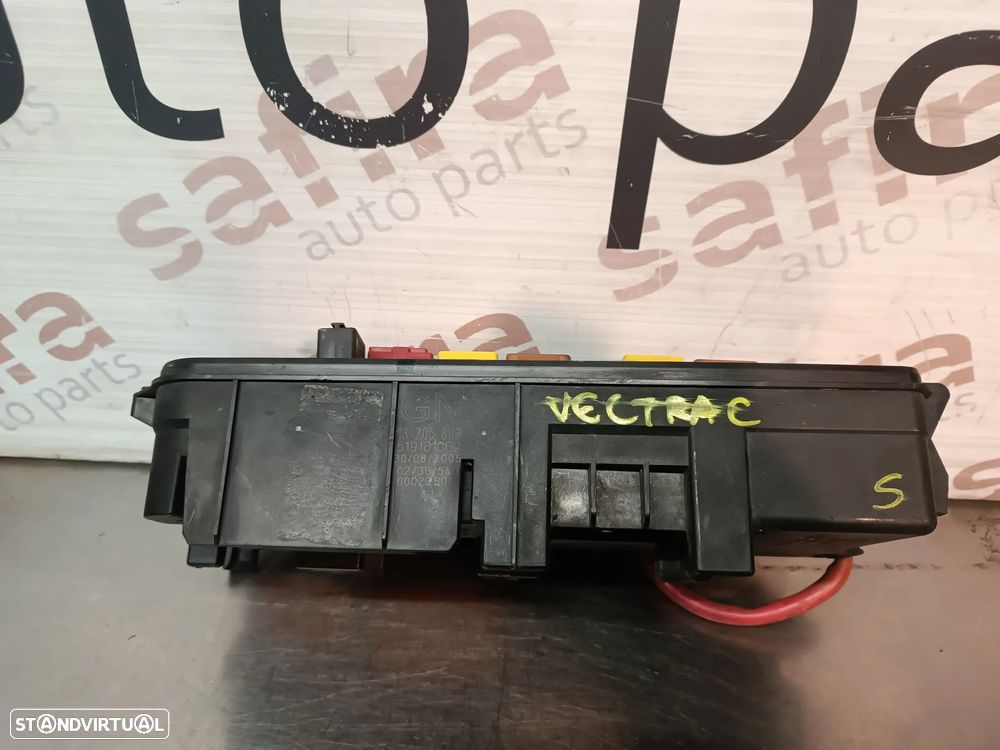 CAIXA DE FUSIVEIS OPEL VECTRA C REF: 13205802 519181002 - 3