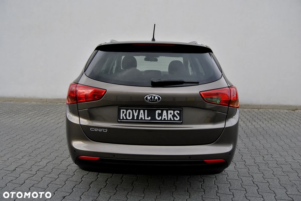 Kia Ceed 1.6 GDI Fifa World Cup Edition - 15