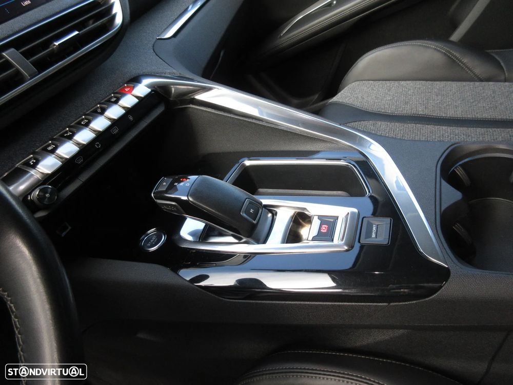 Peugeot 5008 BlueHDI 120 EAT6 Allure - 21