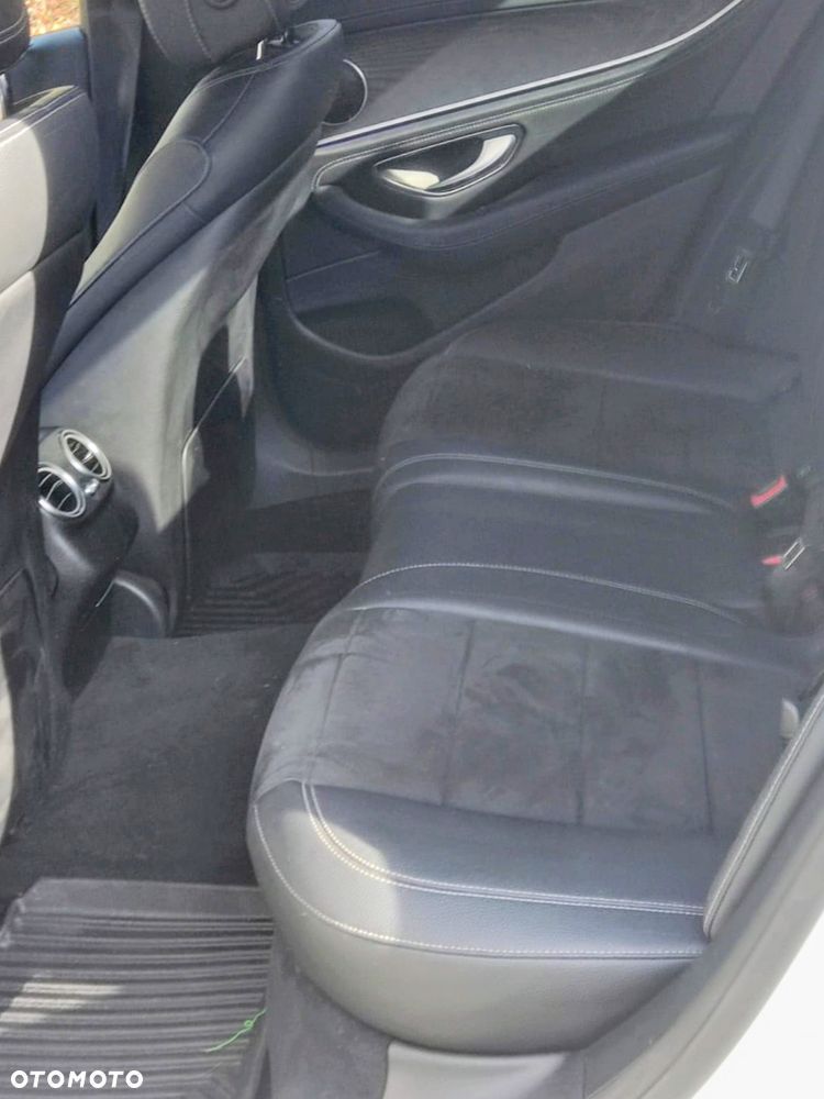 Mercedes-Benz Klasa E 220 d 4-Matic 9G-TRONIC - 14