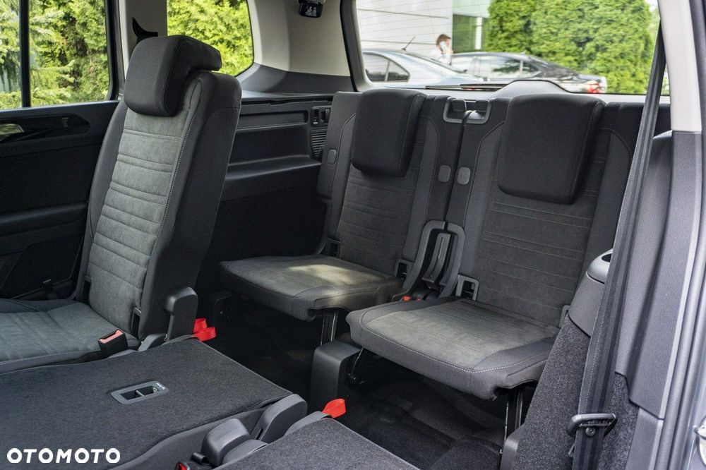 Volkswagen Touran - 13