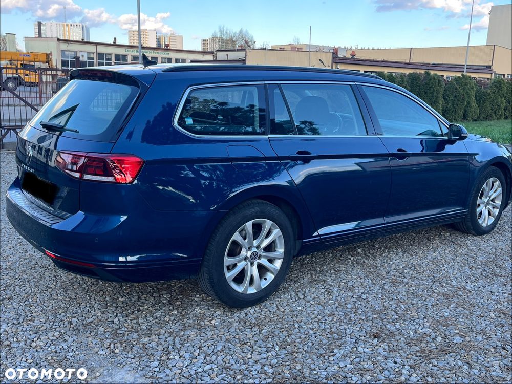 Volkswagen Passat 2.0 TDI SCR DSG Conceptline - 4