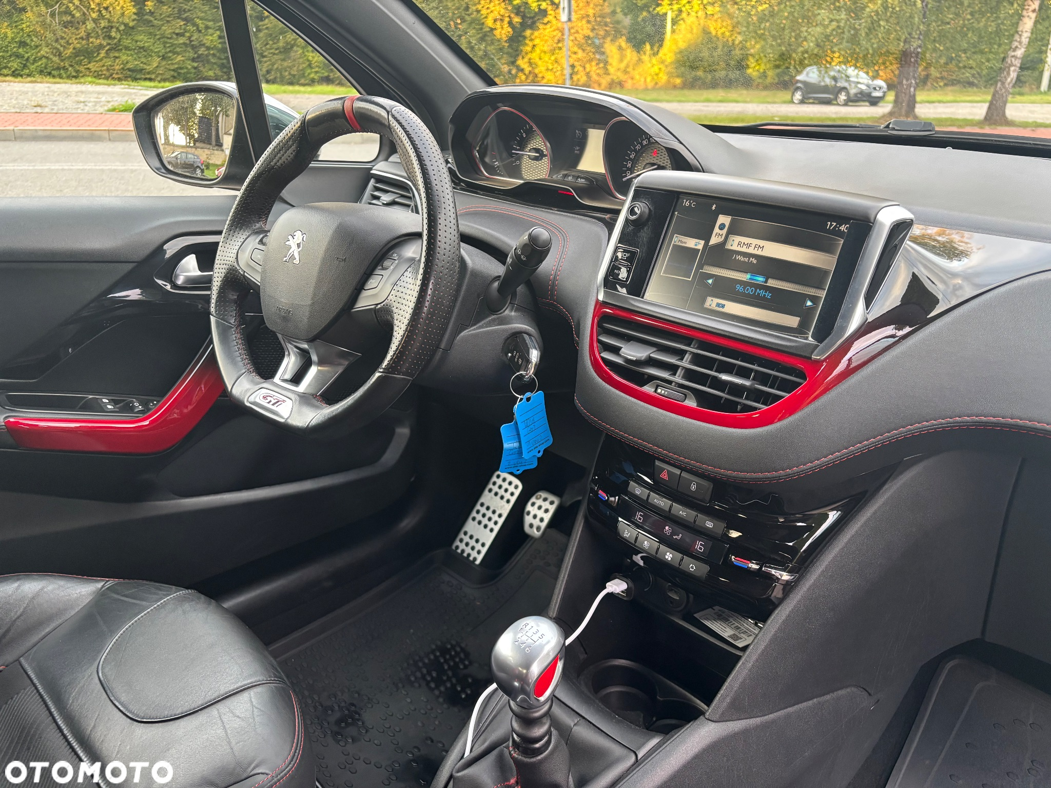 Peugeot 208 1.6 THP GTi - 25