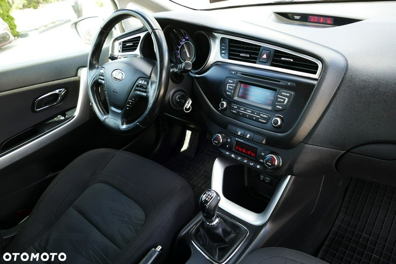 Kia Ceed - 21