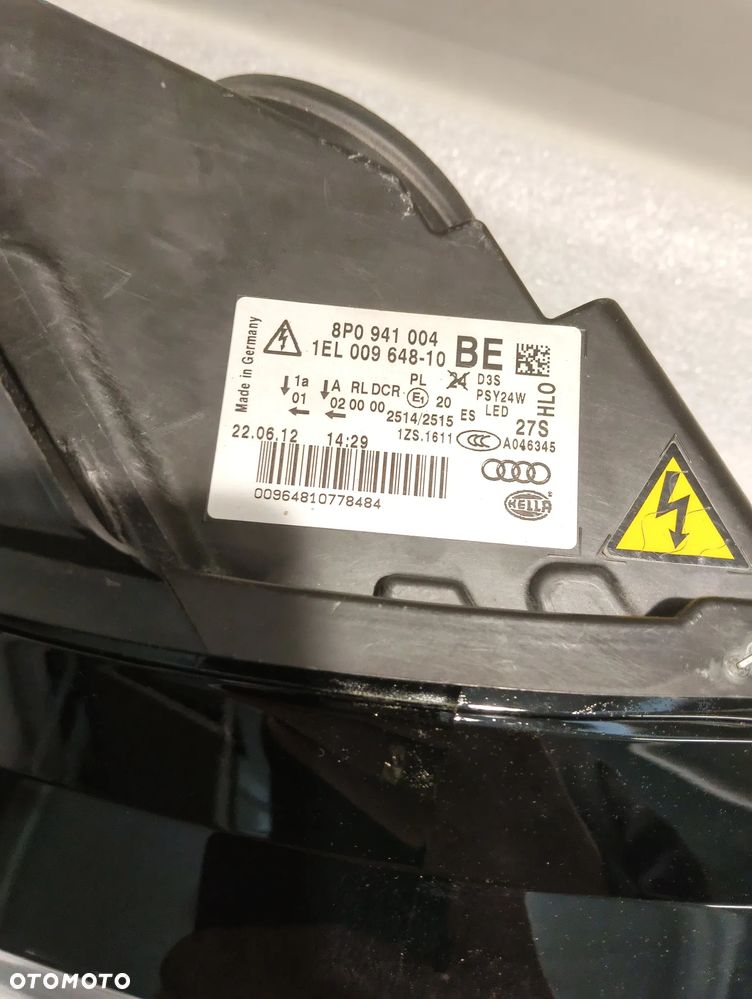 Audi A3 8P XENON KOMPLET LAMP PRZÓD  8P0941003 / 8P0941004 - 4