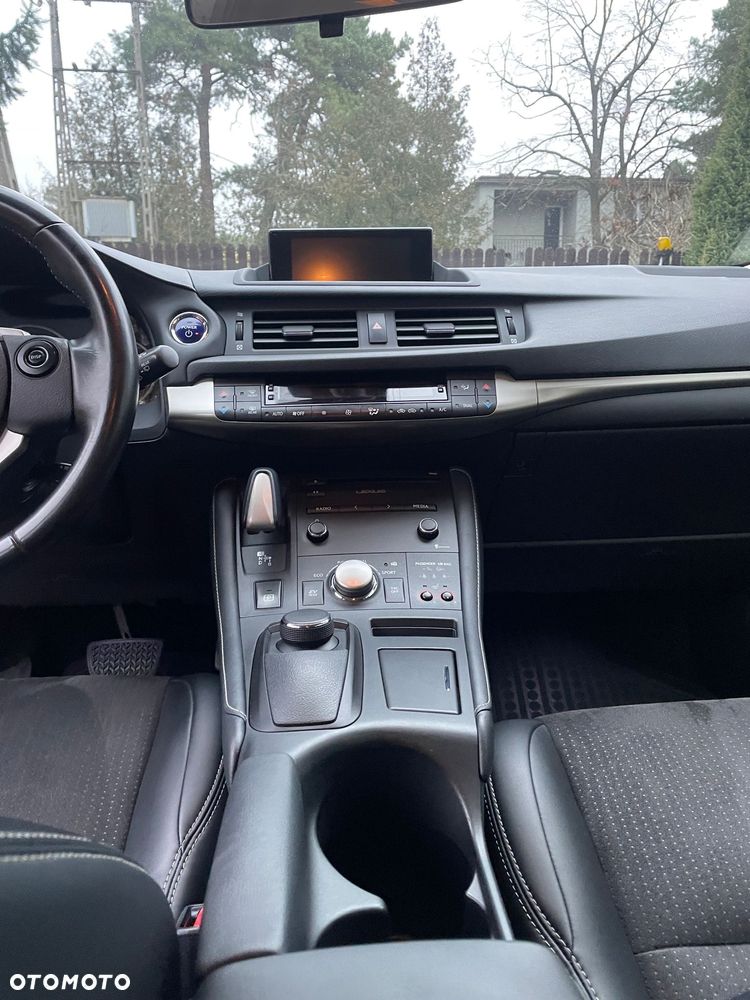 Lexus CT - 13