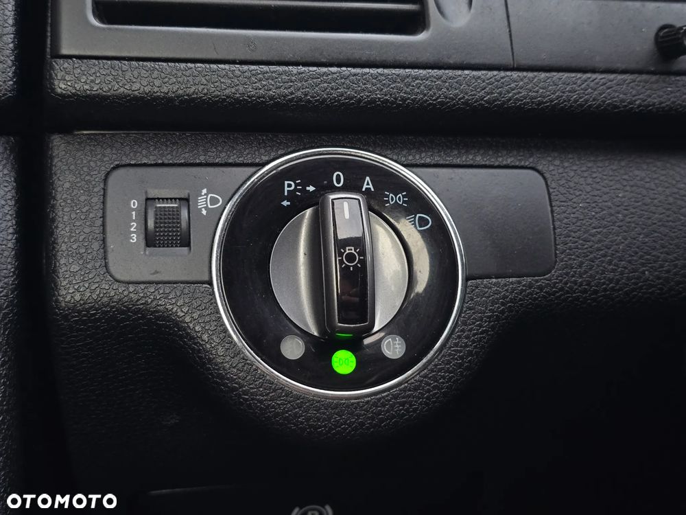 Mercedes-Benz Klasa C 200 CDI Elegance - 30