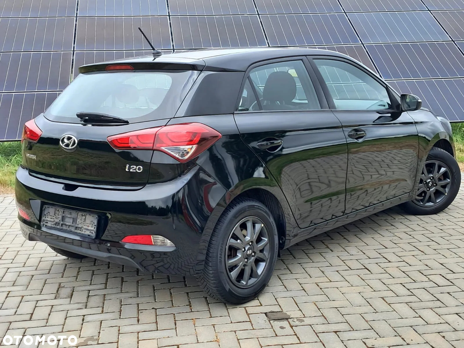 Hyundai i20 blue 1.2 YES - 9