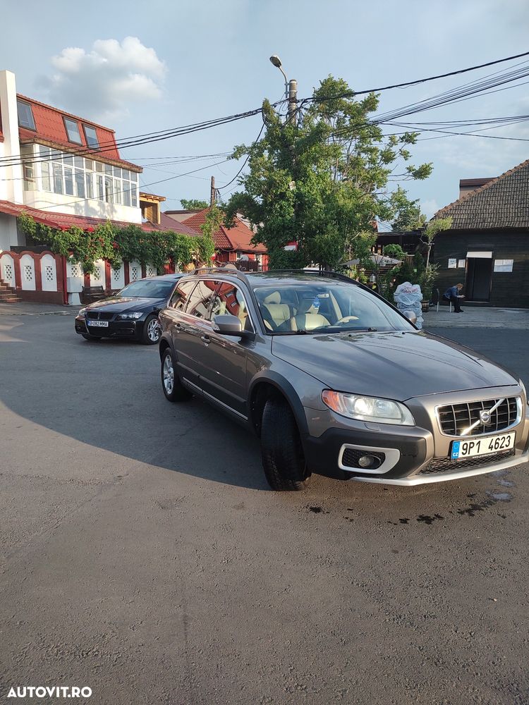 Volvo XC 70 D5 AWD Geartronic Momentum - 8