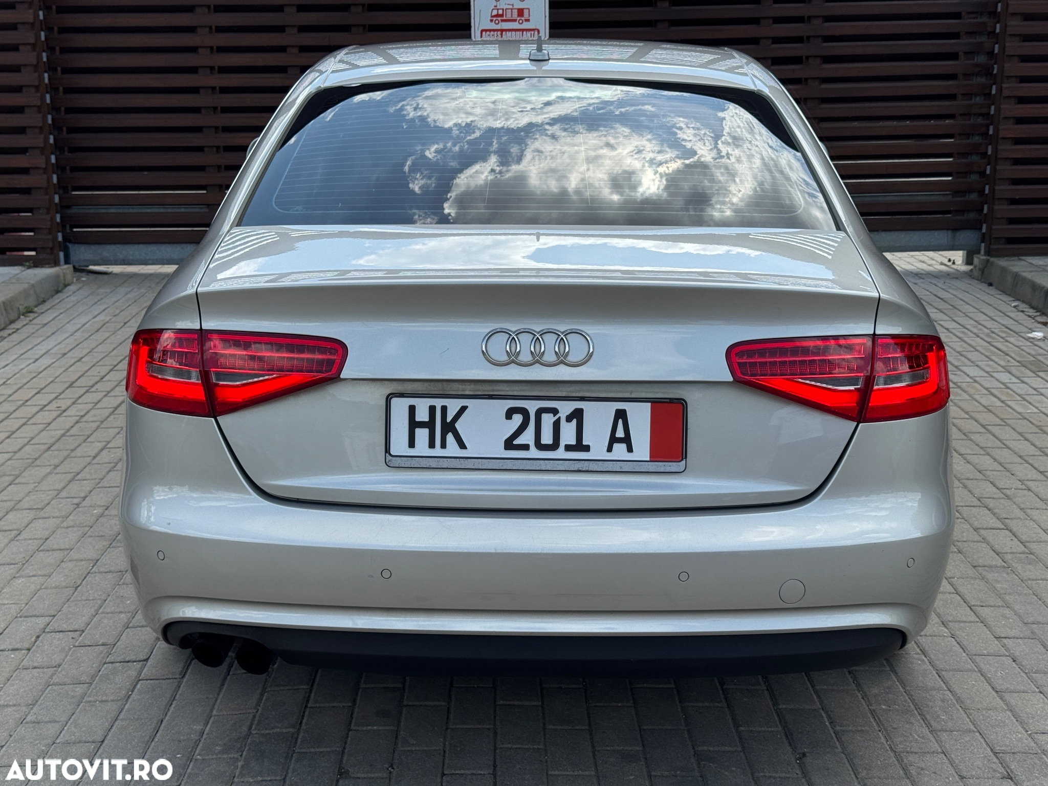 Audi A4 2.0 TDI DPF quattro S tronic S line Sportpaket - 4