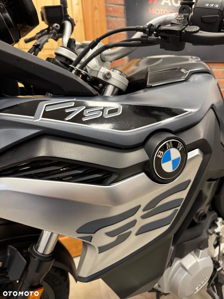 BMW F - 27