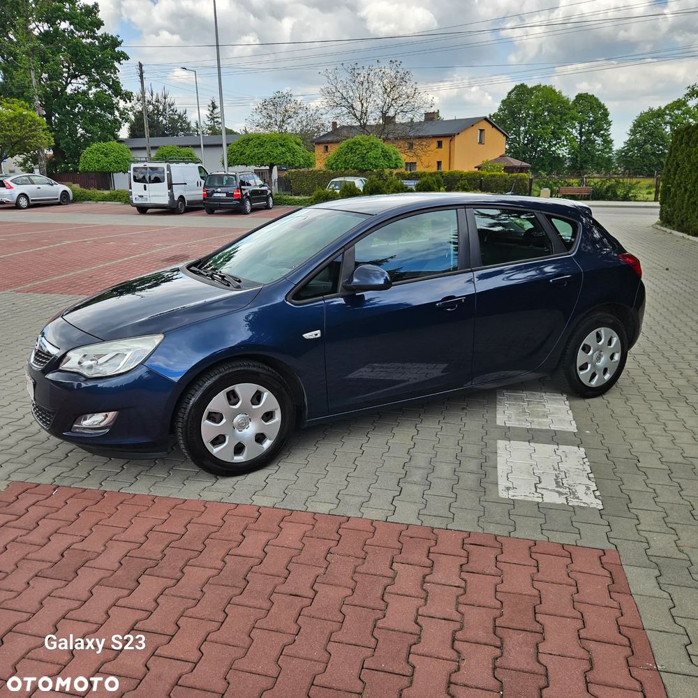 Opel Astra 1.6 Design Edition - 3