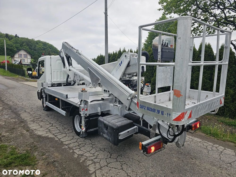 Nissan CABSTAR-MULTITEL NT400 - 4