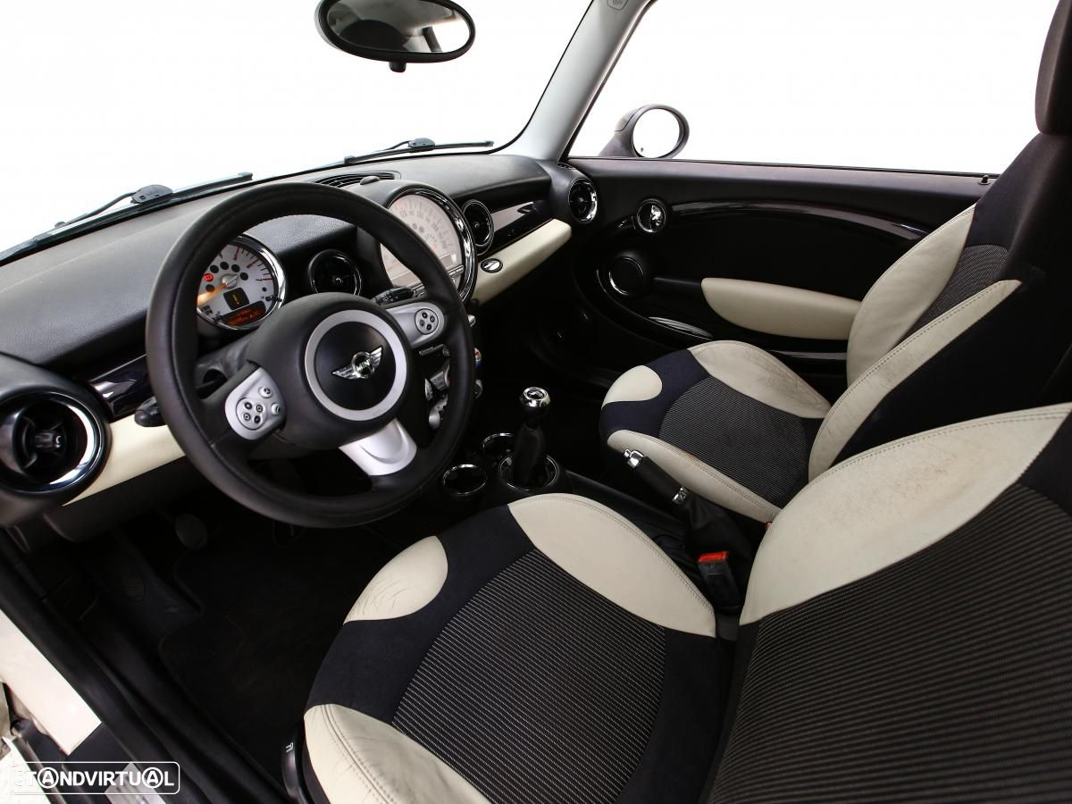 MINI 3 Portas Cooper D - 5