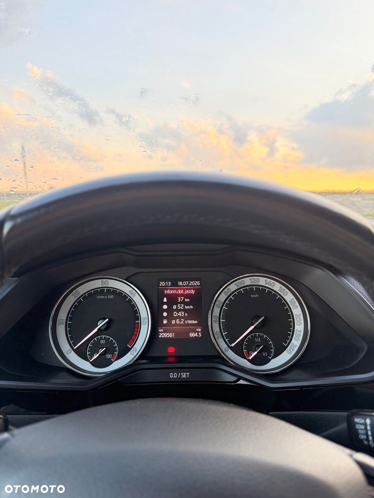 Skoda Superb 2.0 TDI SCR L&K DSG - 10